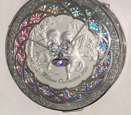 Vivienne Westwood necklace 11lyh14
